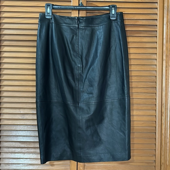 Classiques Entier black leather skirt - Picture 5 of 5